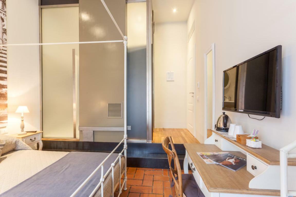 5 Rooms Apartment For 7 People Near Coloseum Рим Экстерьер фото