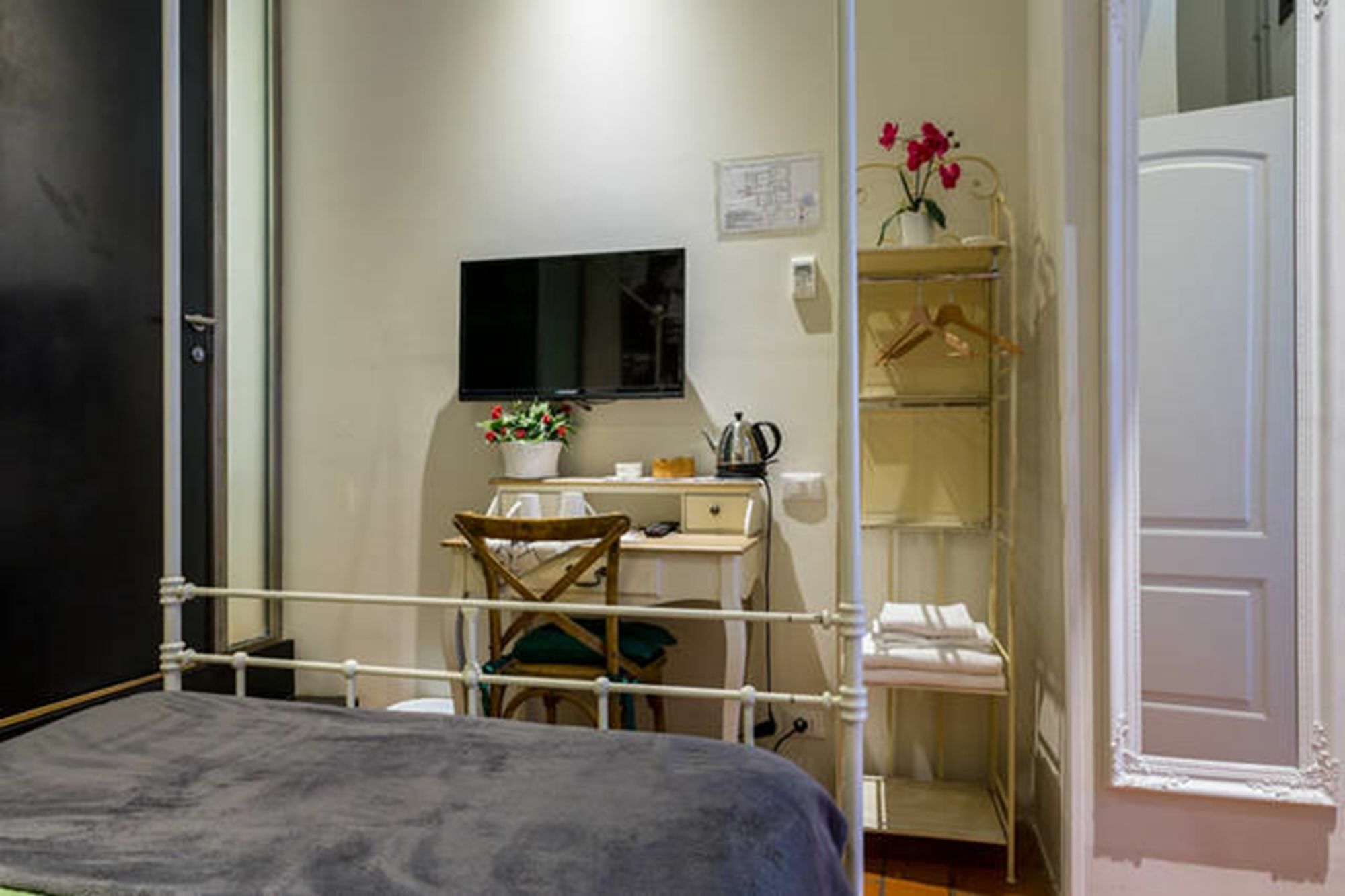5 Rooms Apartment For 7 People Near Coloseum Рим Экстерьер фото