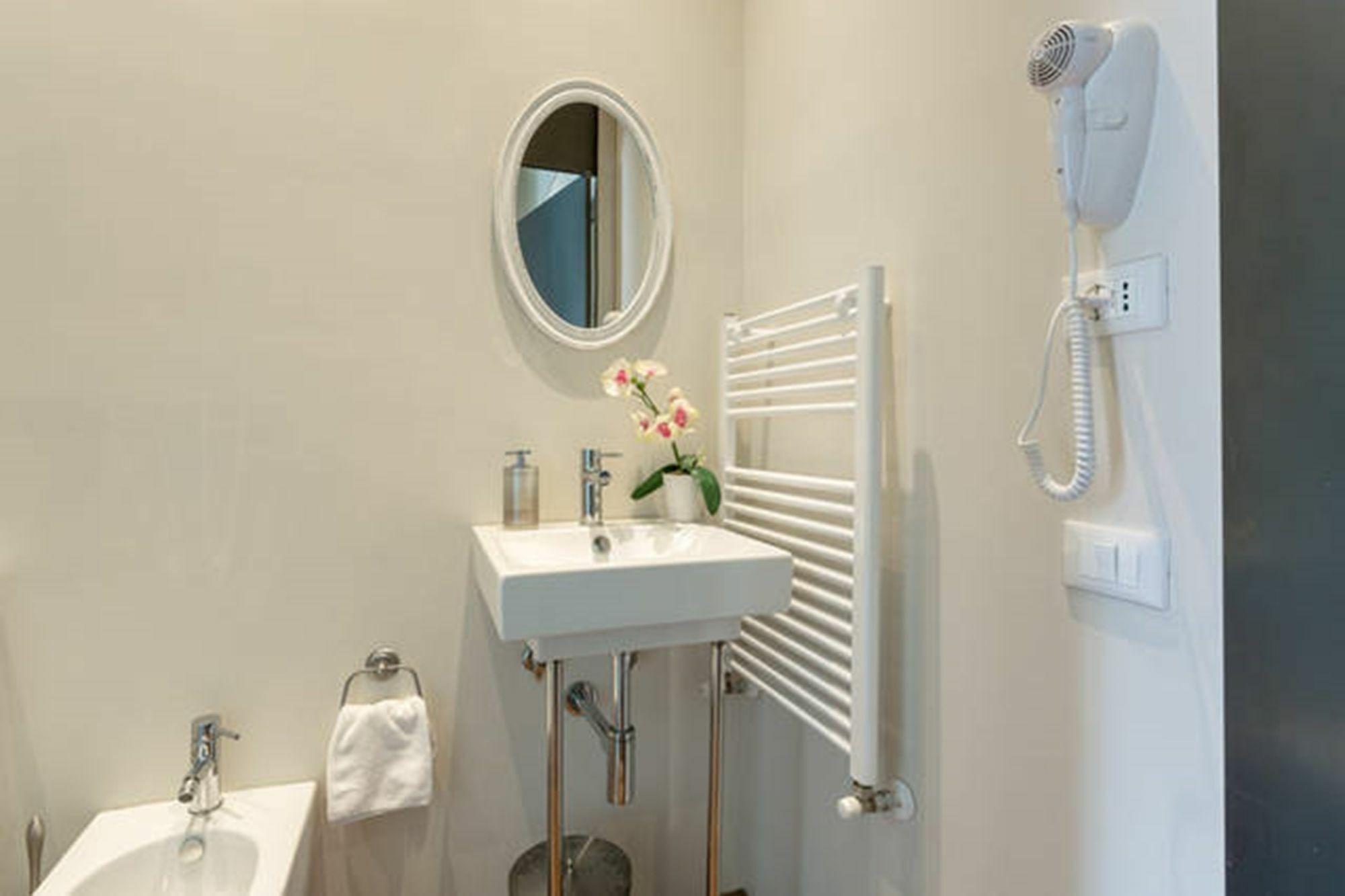 5 Rooms Apartment For 7 People Near Coloseum Рим Экстерьер фото