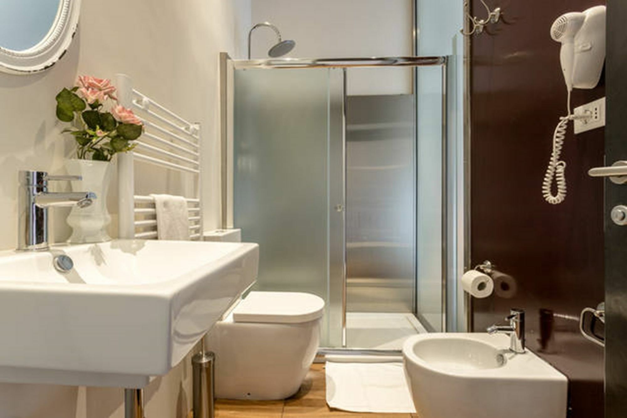 5 Rooms Apartment For 7 People Near Coloseum Рим Экстерьер фото